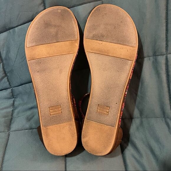 Toms Playa T-Strap Brown Leather & Multicolored Striped Sandals - Picture 5 of 5
